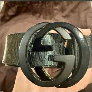 Authentic Gucci Black Interlocking G Leather Belt – Size 40 – Gently Worn w/ Bag
